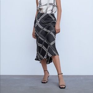 NWT Zara chain print skirt